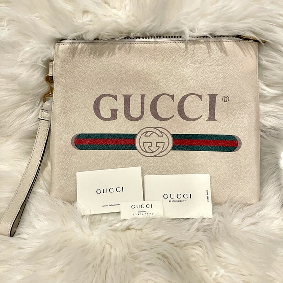 *SOLD* on ♏️erc - GUCCI Wristlet - Picture 4 of 16